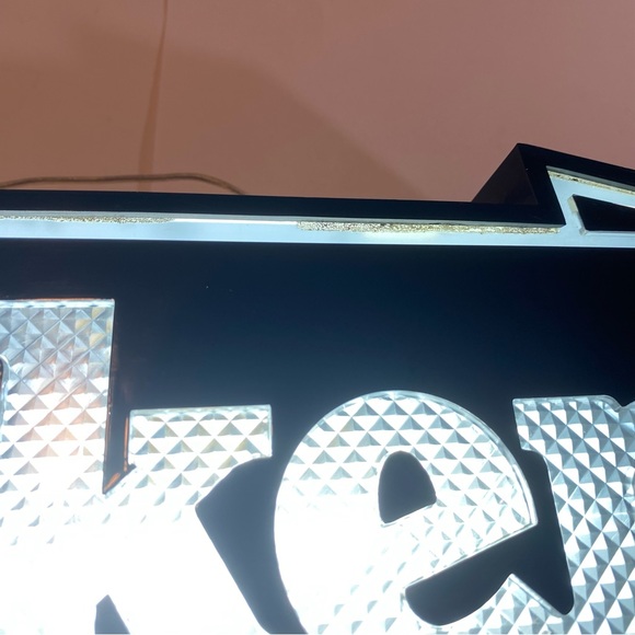 Heineken illuminated sign GUC, retro 90’s? As shown,separated a tiny bit,works! - Picture 4 of 16